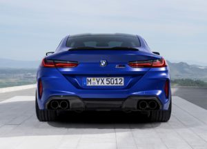 фотографии BMW M8 Coupe 2019-2020 вид сзади