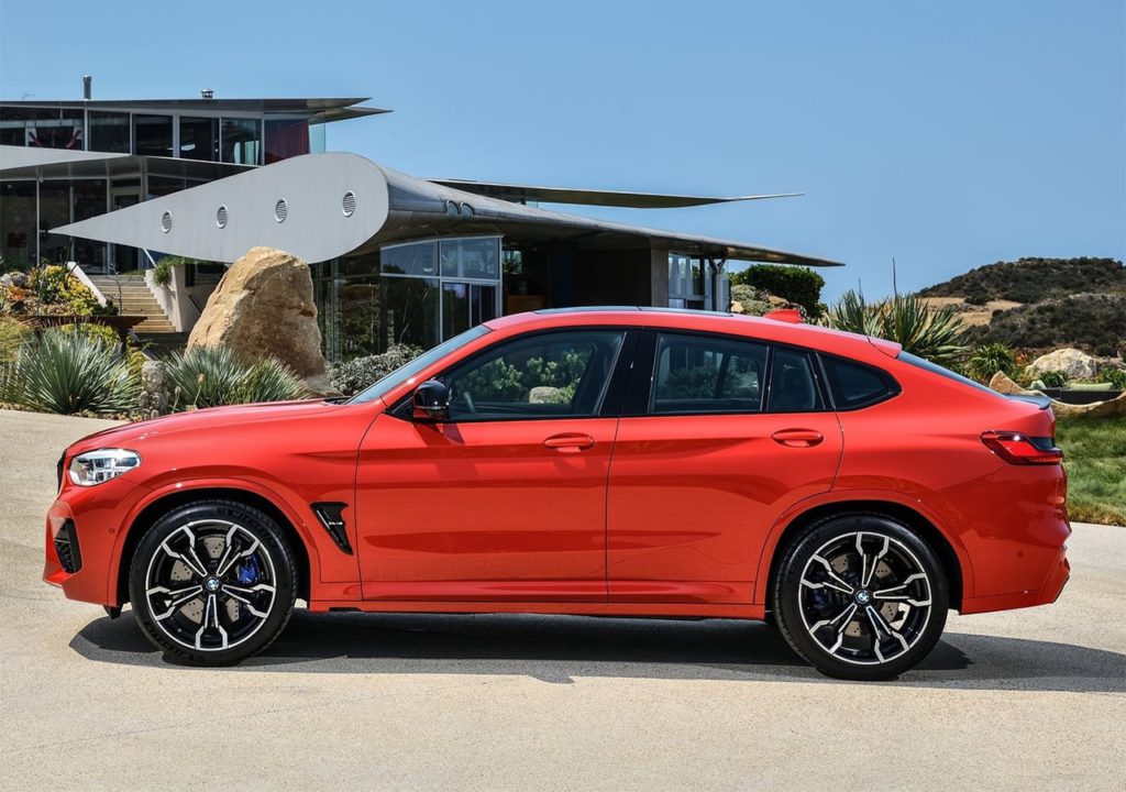 фото BMW X4 M 2019-2020 вид сбоку