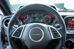 фото салон Chevrolet Camaro 2016-2017 панель приборов