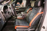 фото салон Ford F-150 Raptor SuperCrew 2017-2018 передние кресла