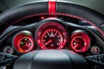 картинки интерьер Honda Civic Type R 2015-2016 приборная панель