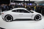 фото Porsche Mission E Concept 2016-2017 вид сбоку