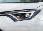 фото Toyota RAV4 2016-2017 (светодиодные фары)