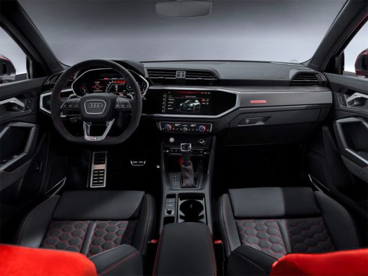 фото салон Audi RS Q3 2020-2021
