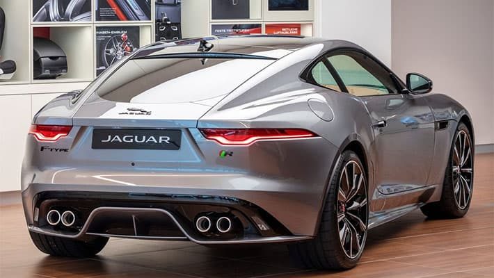 фото Jaguar F-Type 2020-2021 вид сзади