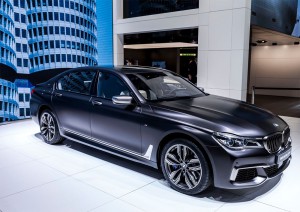 фото новый BMW M760Li xDrive 2016-2017 года