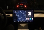 фото салон Tesla Model 3 2017-2018 центральный дисплей