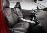картинки салон Toyota Prius 2016-2017 передние кресла