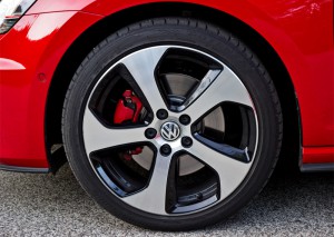 Фольксваген Гольф GTI 2013, фото диски
