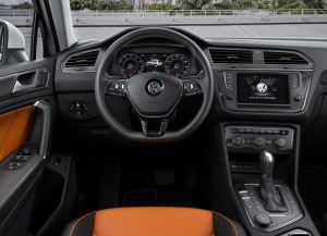 фото интерьер Volkswagen Tiguan 2016-2017 года